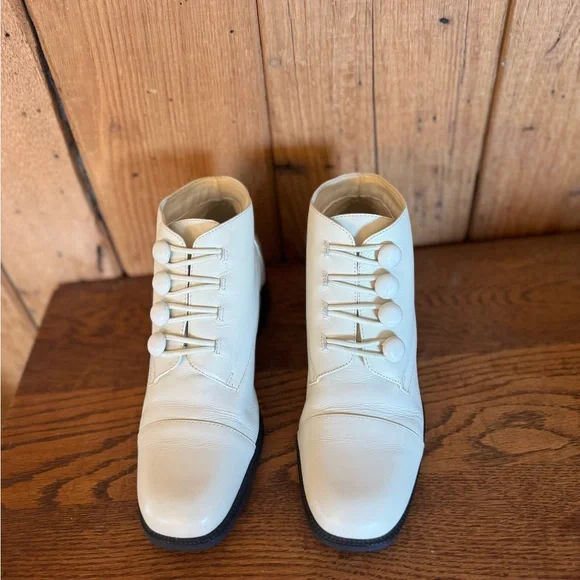 Vintage Cream Leather Ankle Boots - Picture 5 of 16